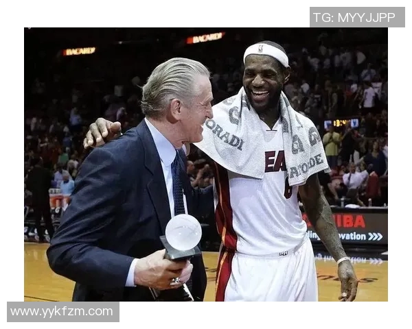 骑士全队展现出色默契詹姆斯表示信心满满