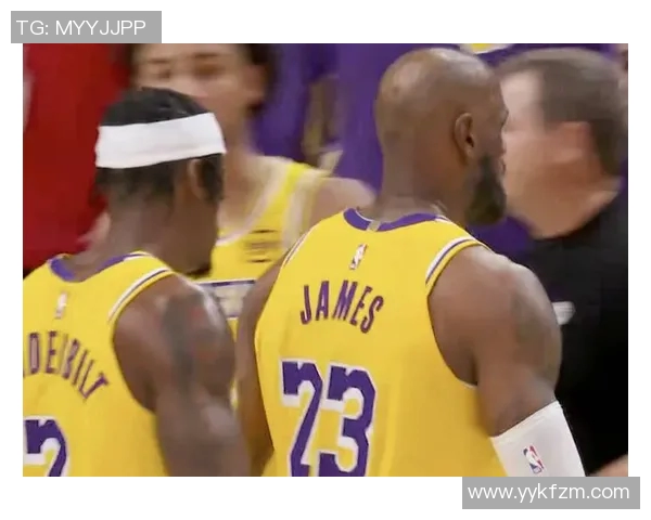 黄蜂队双核受伤，季后赛前景黯淡